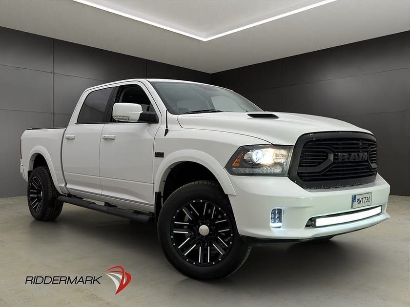 Bild 1 av RAM 1500 Crew Cab Dodge Sport 5.7 4x4 Luft Drag Skinn Taklucka Alpin