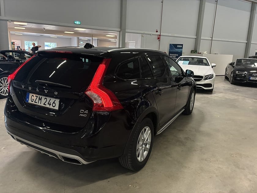 Bild 4 av Volvo V60 Cross Country D4 AWD Geartronic Momentum BE | Kamrem bytt | V-hjul