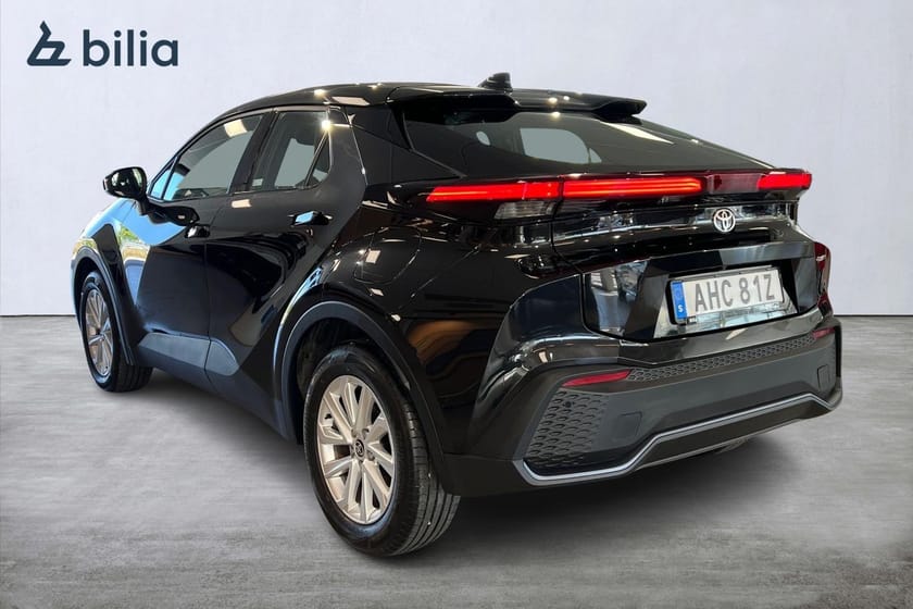 Bild 2 av Toyota C-HR PHEV 2,0 Laddhybrid Active Värmare Moms