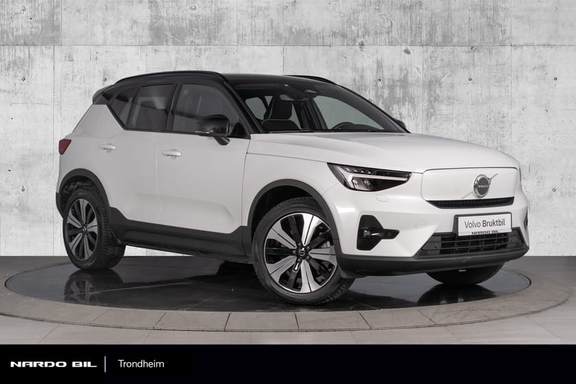 Bilde 1 av Volvo XC40 Recharge Twin motor Plus 408 hk. Varmepumpe/VOC/Krok/Induktiv lader