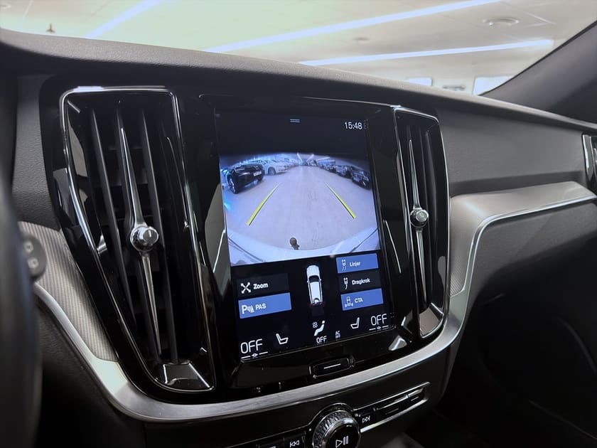 Bild 5 av Volvo V60 T6 AWD 310hk R-Design HUD Pano Värmare B-Kamera