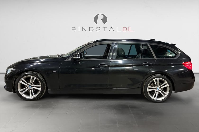Bild 4 av BMW 320i Touring 184 HK AUT SPORT LINE PDC SKINN LED 12800MIL 954KR/ÅR