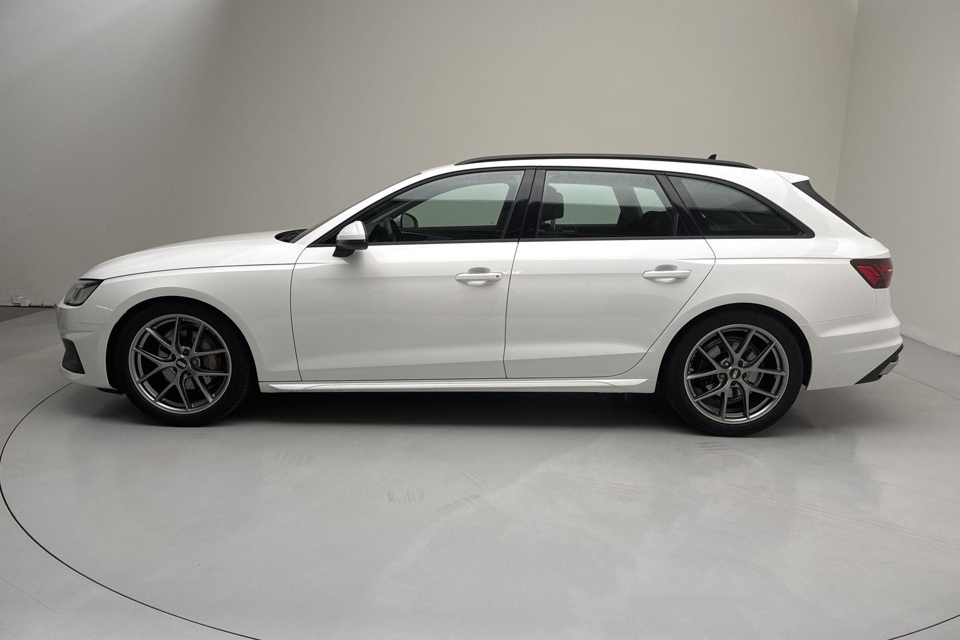 Audi A4 Avant 40 TDI quattro 2021, bild 2/10