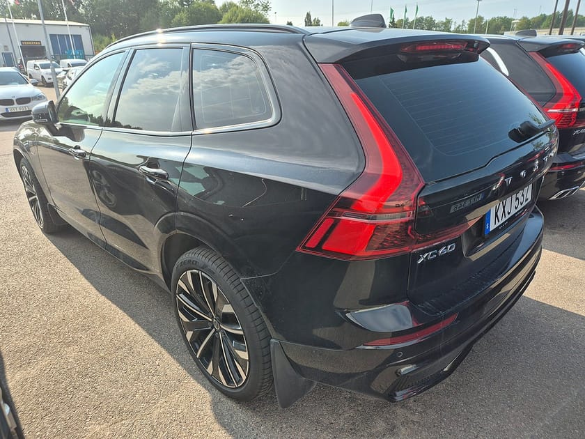 Bild 4 av Volvo XC60 T6 Recharge Plus Dark plug in AWD 350HK 4x4 Läder