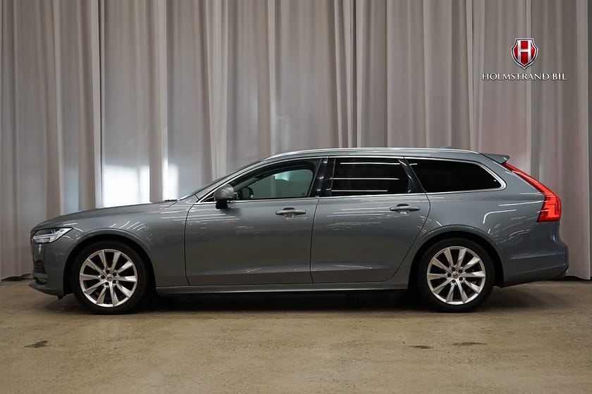 Bild 1 av Volvo V90 D4 AWD Momentum Värmare Kamera Carplay HUD BLIS VOC