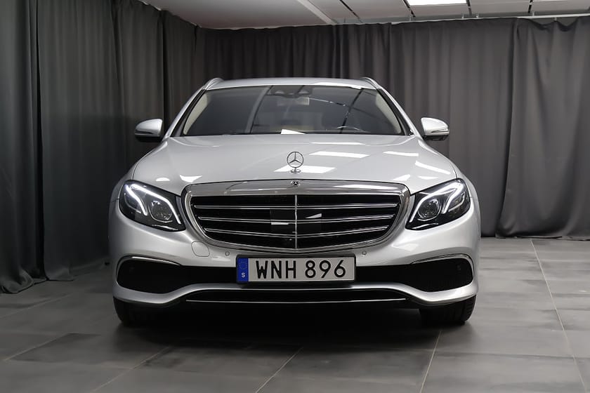 Bild 3 av Mercedes-Benz E 220 T d 4MATIC Exclusive Line HUD Burmester D-värm drag