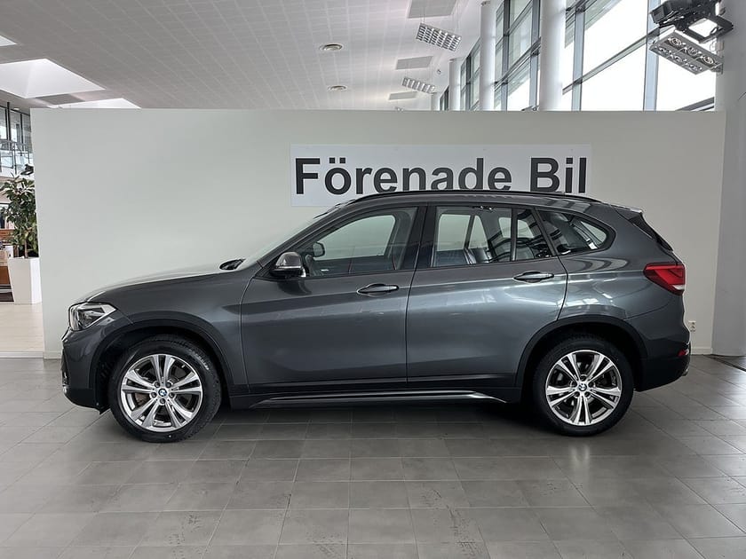 Bild 3 av BMW X1 sDrive20i Model Sport Line HiFi PDC Rattvärme Head Up