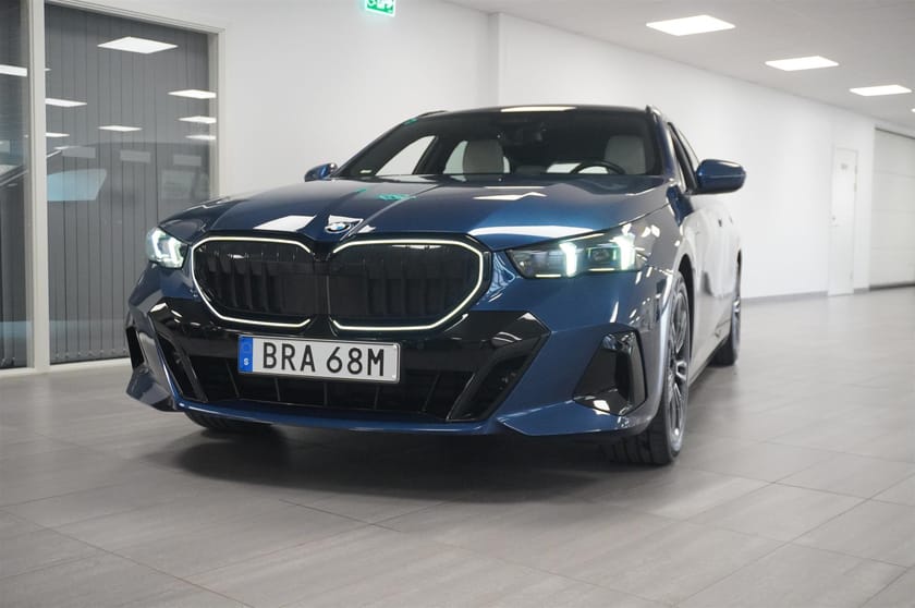Bild 2 av BMW 530e xDrive Touring M-Sport Pro Pano Innov Comfort