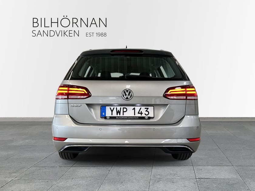 Bild 4 av Volkswagen Golf Sportscombi Dragkrok Vinterhjul
