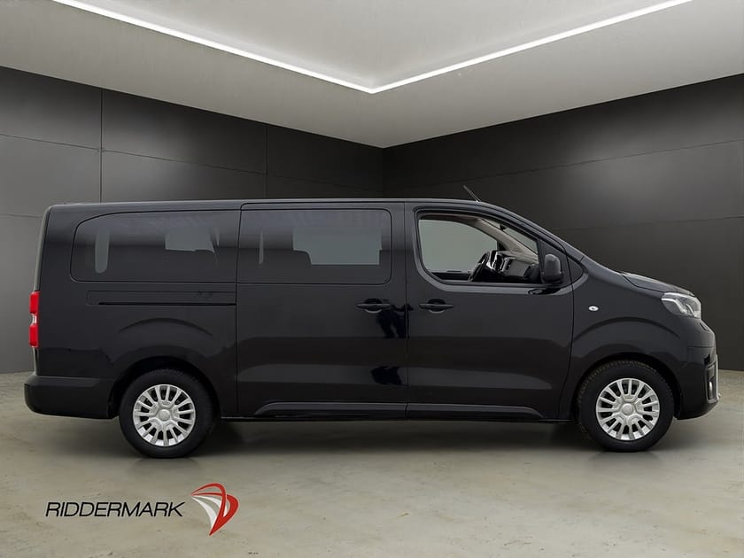 Bild 2 av Toyota Proace Verso Extra Lång Ny-Kamrem PDC HUD 9-Sits