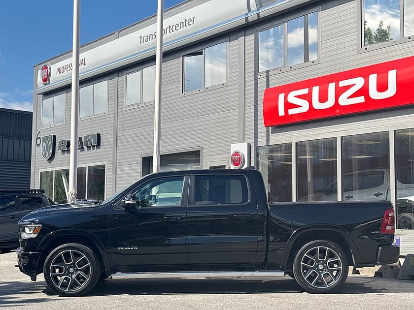 Bild 3 av RAM 1500 Crew Cab 5.7 V8 HEMI 4x4 | Stora skärmen | Ledramp | Flaklock