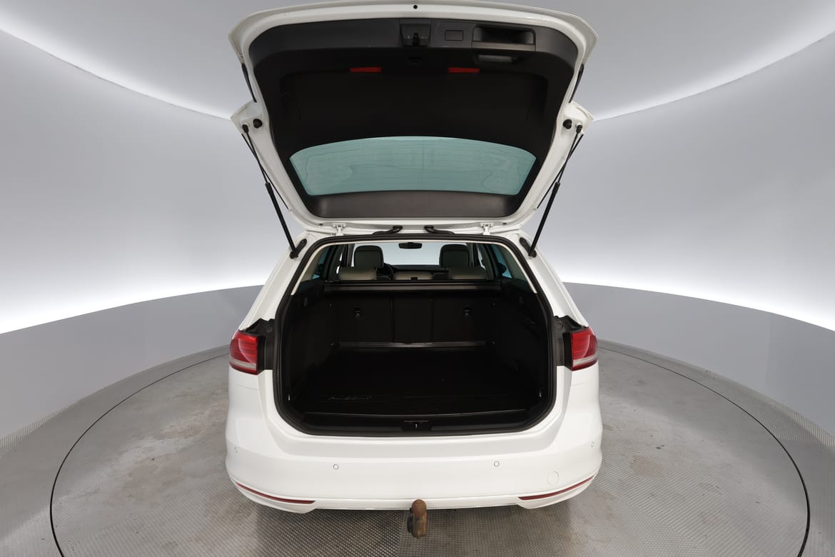 Volkswagen Passat 2018 - miniatyr 15