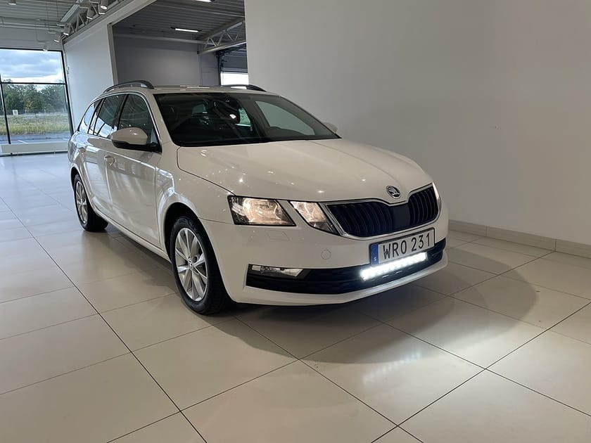 Bild 1 av Škoda Octavia Kombi Skoda Combi AMBITION TDI 115 DSG7 DRAG | VÄRMARE