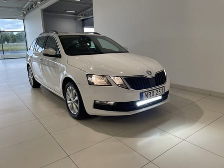 Škoda Octavia Kombi Skoda Combi AMBITION TDI 115 DSG7 DRAG | VÄRMARE