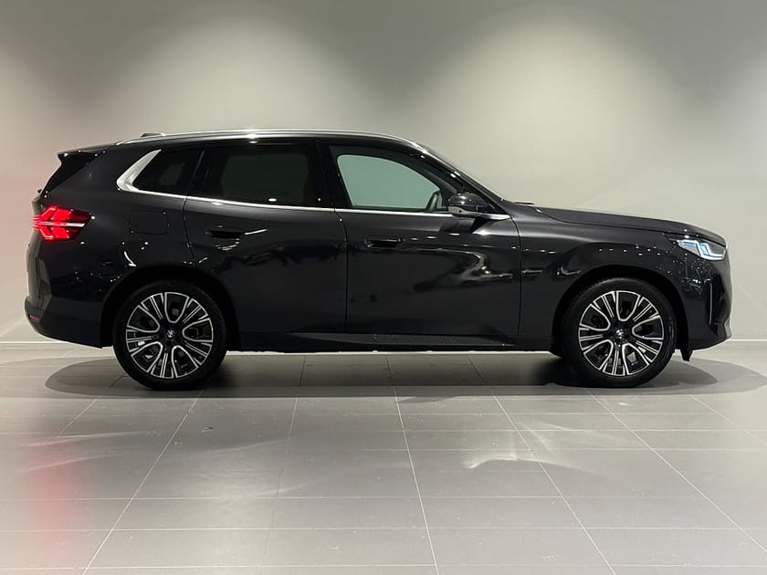 Bild 3 av BMW X3 30e xDrive Innovation H/K Drag Adpt Farth HUD 20"