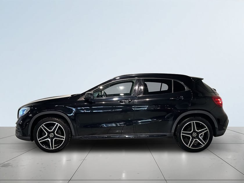 Bild 4 av Mercedes-Benz GLA 220 4MATIC