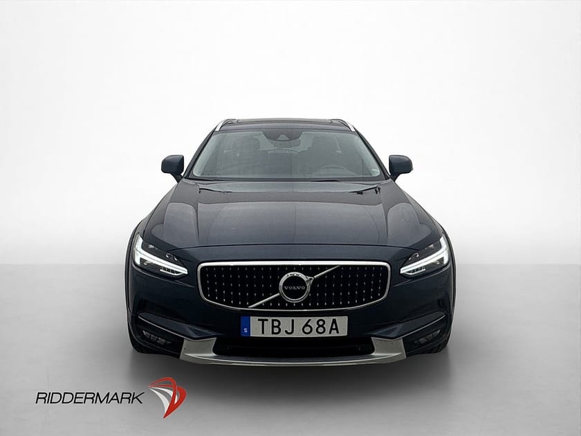 Bild 2 av Volvo V90 Cross Country D4 190hk AWD Skinn Pano Kamera Drag