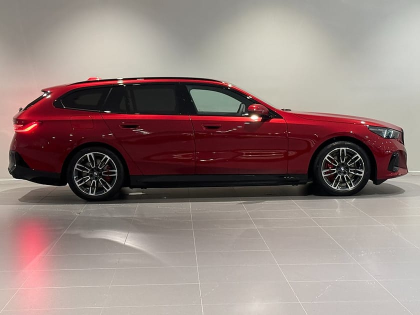 Bild 3 av BMW i5 eDrive40 Touring M Sport Pro Drag H/K Adpt Farth