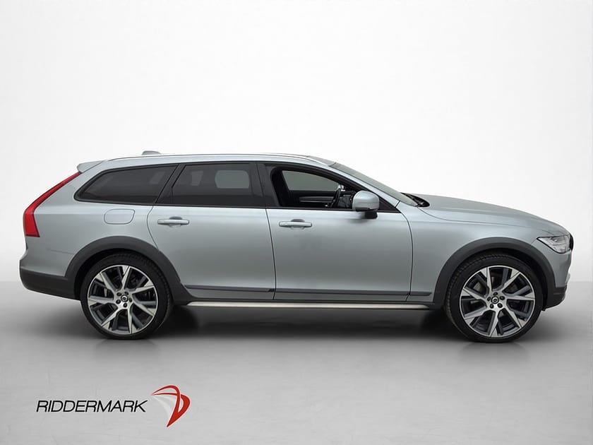 Bild 4 av Volvo V90 Cross Country D4 AWD Pro B&W Pano Skinn Drag