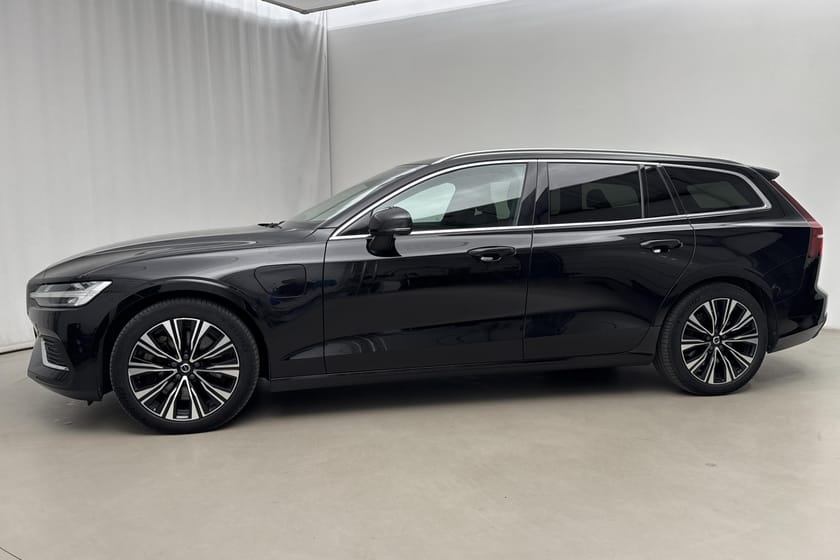 Bild 2 av Volvo V60 T6 AWD Recharge (350hk) Core Bright