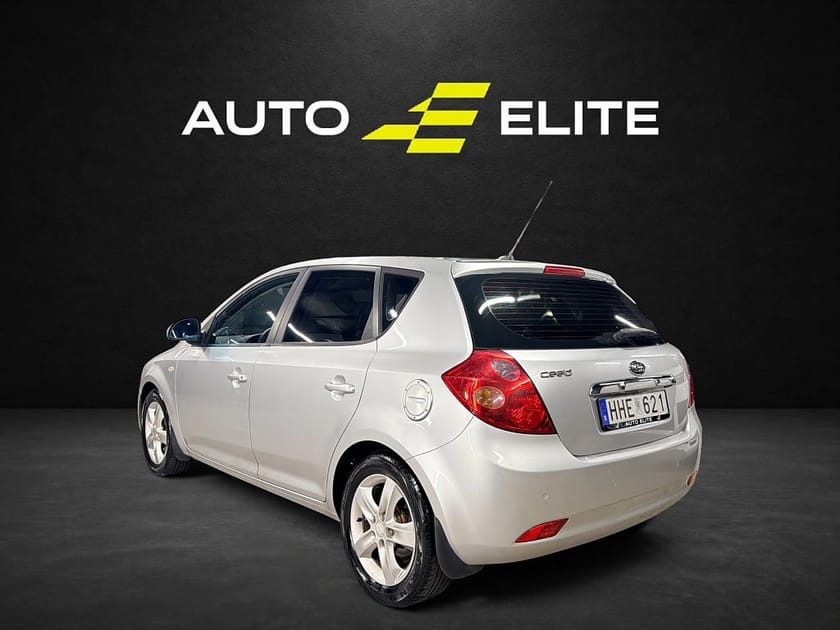 Bild 3 av Kia cee'd |1.6 CVVT|EX|SoV-DÄCK|P-SENS|SERVAD|ISOFIX|NYBESIKTAD