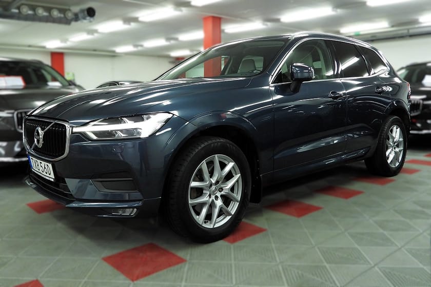 Bild 2 av Volvo XC60 D4 AWD Momentum SE SoV Hjul Drag Adaptiv farthållare