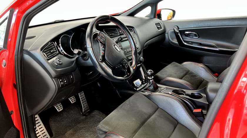 Bild 3 av Kia cee'd GT / Drag & MoK värmare