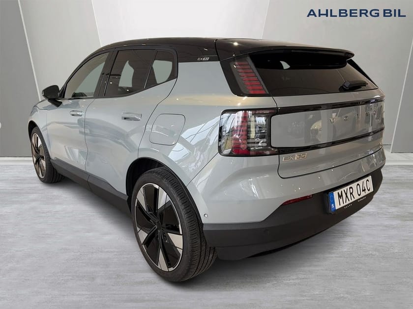 Bild 3 av Volvo EX30 Twin Motor Performance 🔵 Ultra, Parkeringskamera 360, Dragkrok Halvautomatisk, Panoramaglastak, HarmanKardon PremiumSound, Google Maps