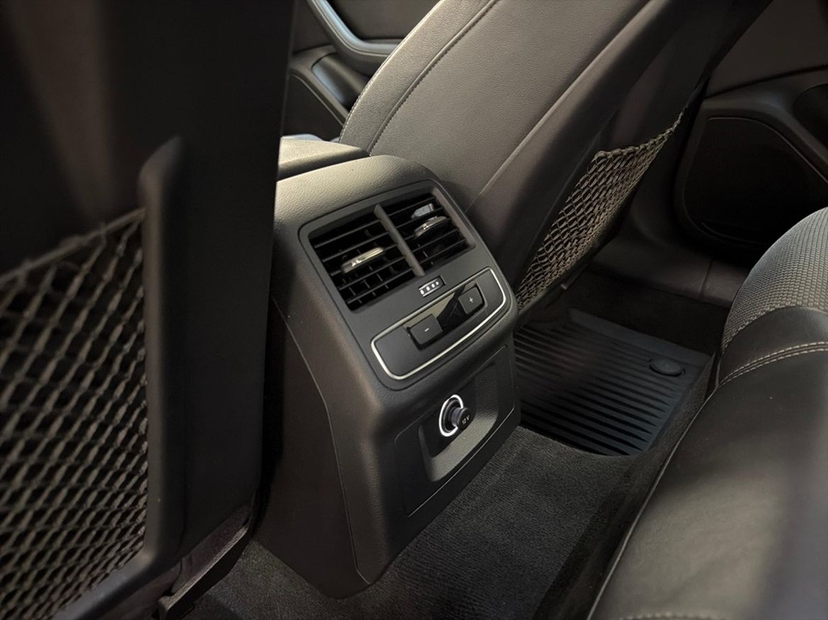Audi Audi A4 Sedan — bild 25