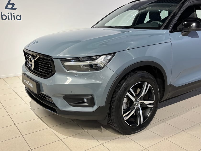 Bild 2 av Volvo XC40 D4 AWD R-Design | Värmare | Elstol |