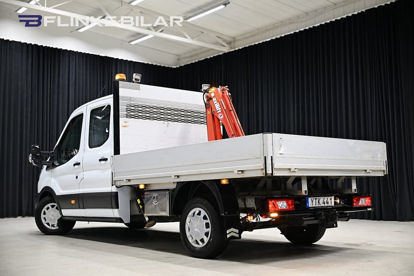 Bild 4 av Ford Transit 350 Chassi Dubbelhytt 170HK Dubbelhytt|Kranbil|Flak|Leasbar|NyKamrem|Moms