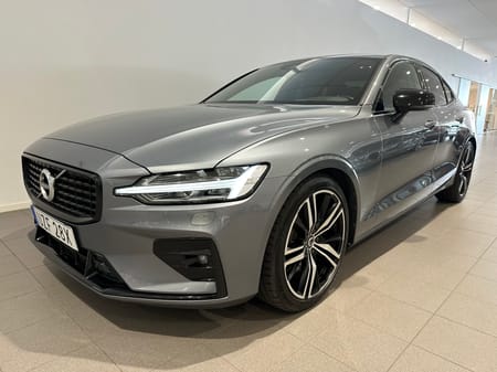 Volvo S60 B5 Bensin R-Design Edition / Backkamera / farthållare / Parkeringssensor fram/bak / Navigation /