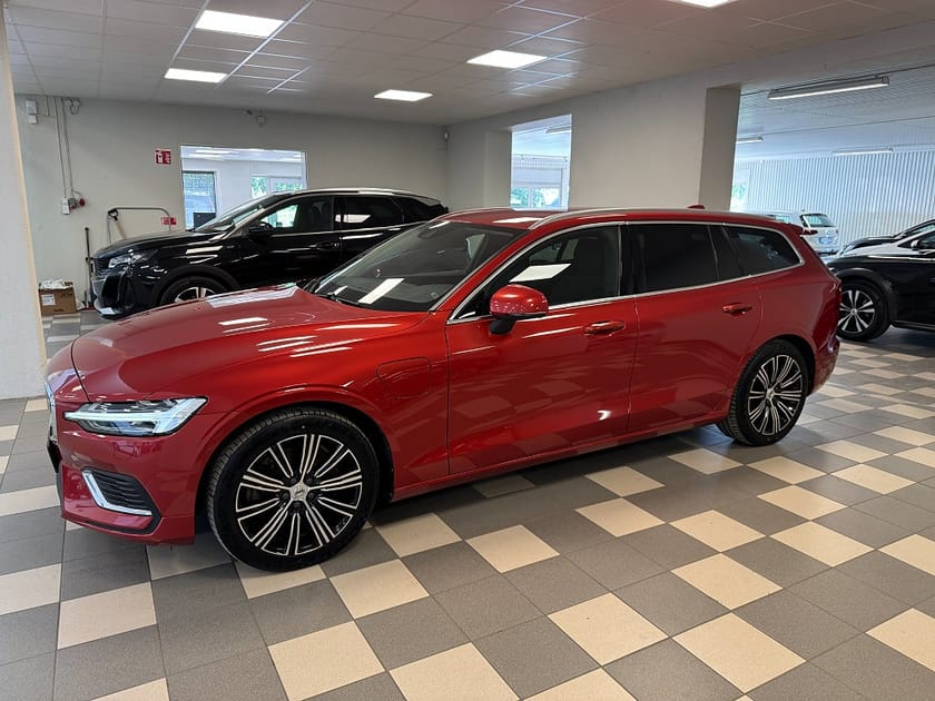 Bild 2 av Volvo V60 Recharge T6 AWD 350 Hk Geartronic VOC Drag