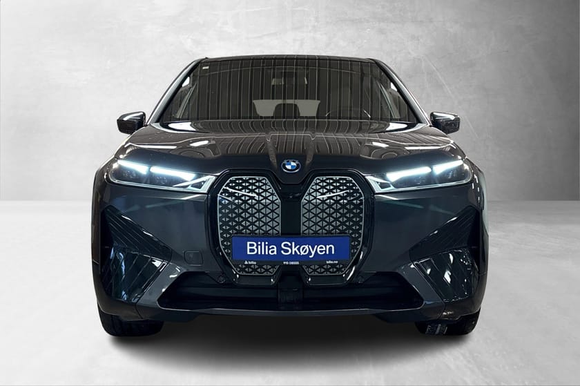 Bilde 2 av BMW iX xDrive50 Fully Charged,4-hjulsstyring, Luft, Krok, H&K