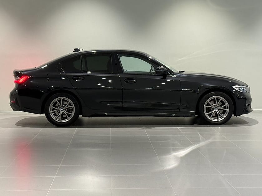 Bild 3 av BMW 320d xDrive Sedan Sport Line Drag PDC Rattvärme 17"