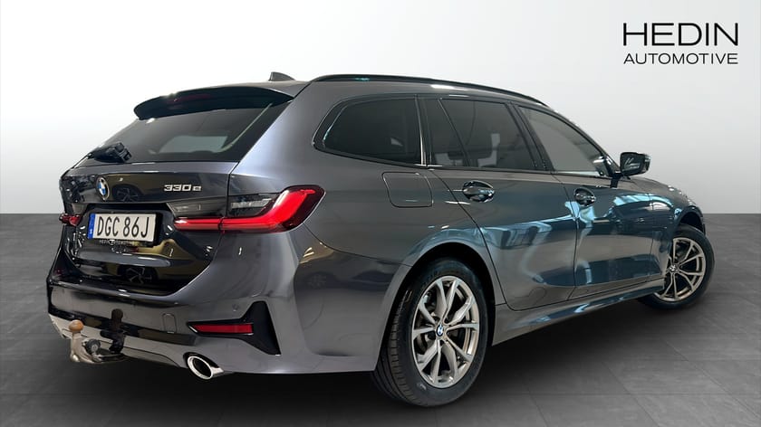 Bild 2 av BMW 330e xDrive Touring Sport line P-Sensorer 3,95% Räntekampanj
