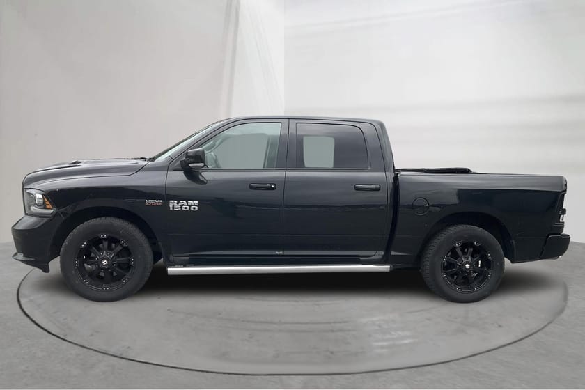 Bild 2 av RAM 1500 Crew Cab 5.7 4WD (401hk) Helläder Taklucka Drag
