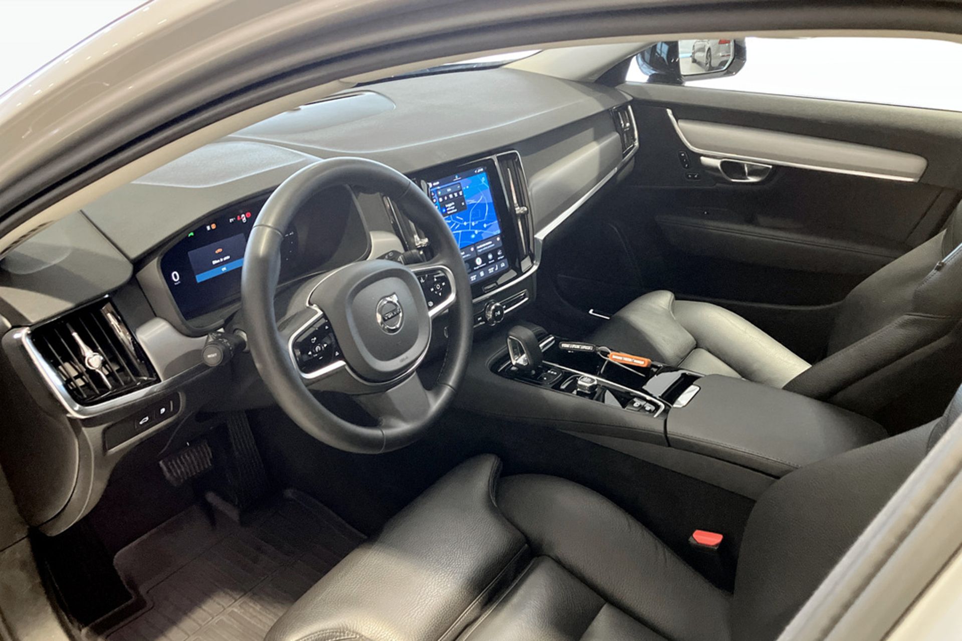 Volvo V90 T6 Plug-In Hybrid AWD 2025, bild 5/9