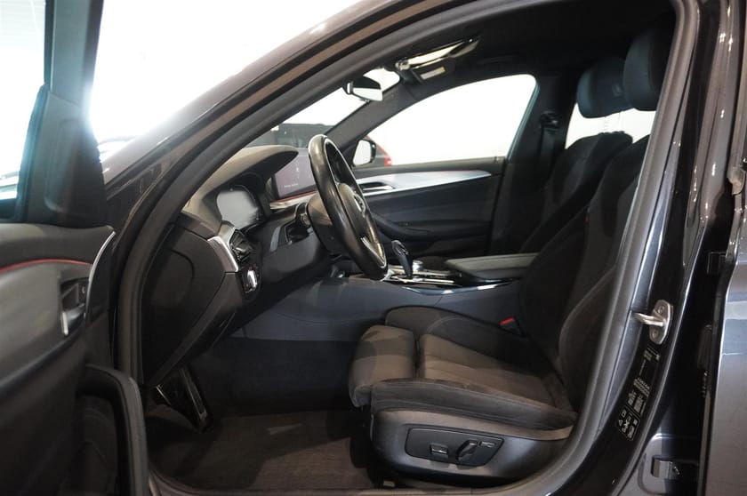 Bild 5 av BMW 520d xDrive Touring M-Sport Drag Värmare