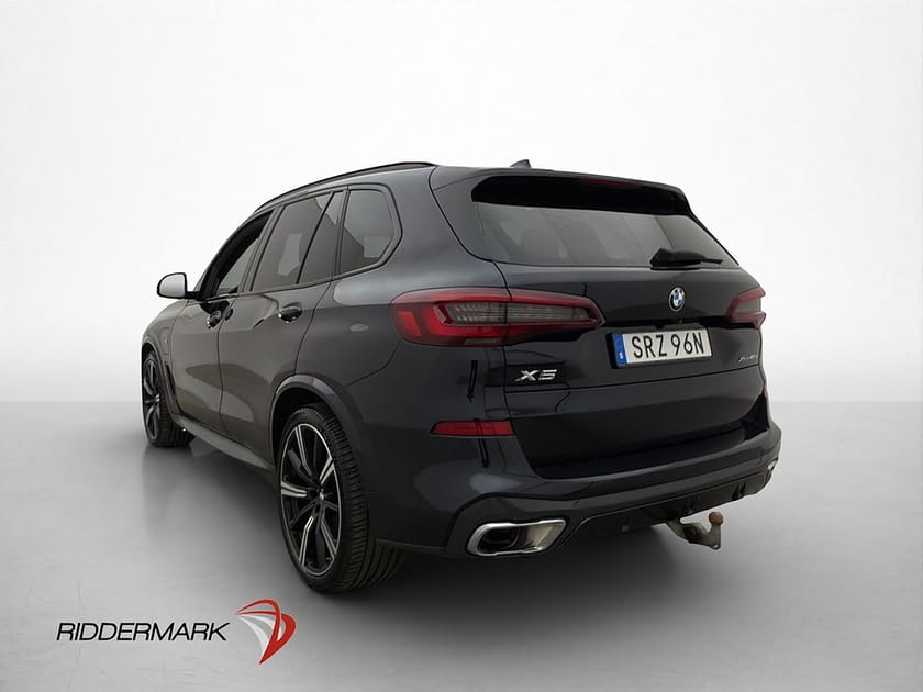 Bild 2 av BMW X5 xDrive45e iPerformance M Sport B&W Pano Luftfj 360°  Laser Drag