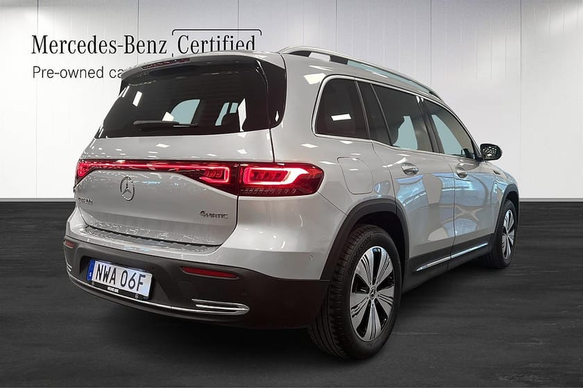 Bild 3 av Mercedes-Benz EQB 300 4MATIC Progressive Distronic Panelbelysning