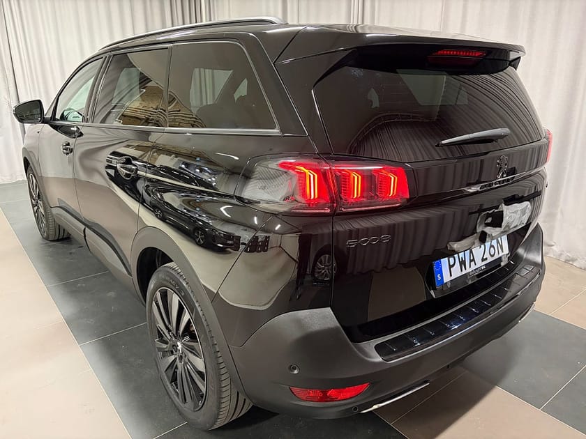 Bild 3 av Peugeot 5008 GT PT 130 AUT8 Black Pack 7-sits Inkl. Drag Vinterhjul
