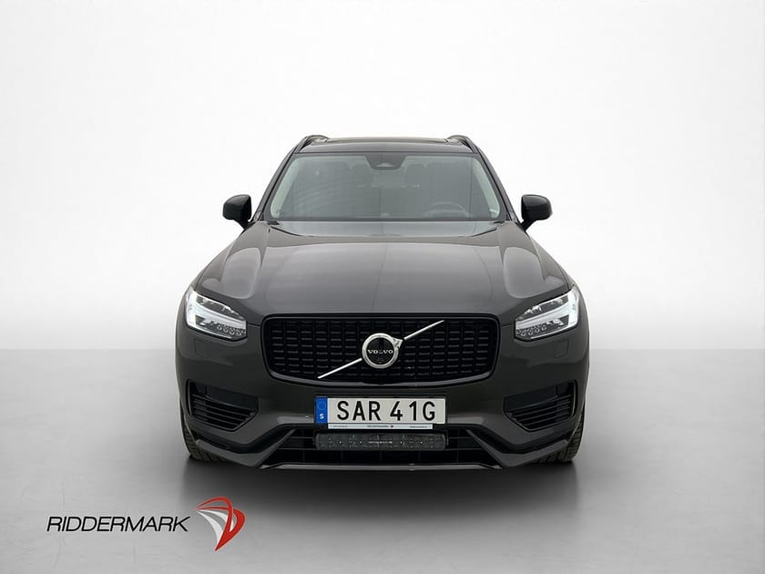 Bild 2 av Volvo XC90 7 Säten T8 AWD Ultra Dark 7-Sits Pano B&W HuD P-Värm 360°