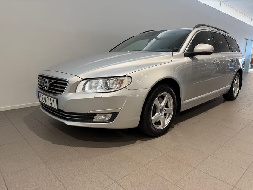 Bild 1 av Volvo V70 D4 Classic Momentum / Automatisk baklucka / 10 000kr tillbehör / sensorer /