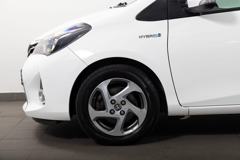 Bild 4 av Toyota Yaris Hybrid e-CVT Backkamera Farthållare
