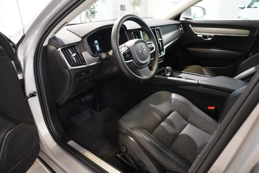 Bild 2 av Volvo V90 B4 Mildhybrid, Diesel, Geartronic, 197hk, Drag, B-Kamera