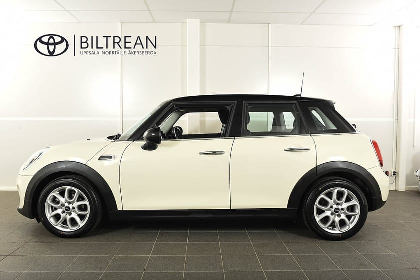 Bild 3 av MINI Cooper 5-dörrars Pepper Connected Media Vinterhjul