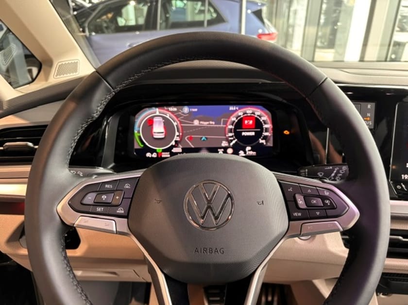 Bild 3 av Volkswagen Multivan eHybrid 4M STYLE SWE Edition