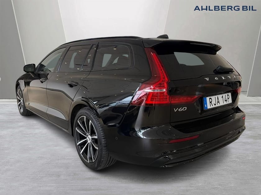 Bild 3 av Volvo V60 Recharge T6 Plus Dark, Klimatpaket, Dragkrok Halvautomatisk, Panoramaglastak, Parkeringskamera 360, HarmanKardon PremiumSound, Google Maps