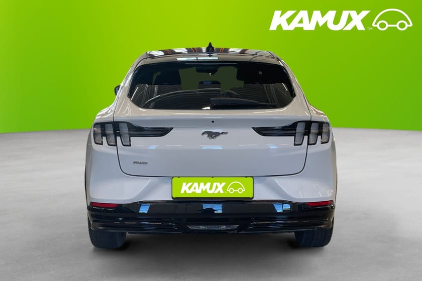 Bild 5 av Ford Mustang Mach-E Long Range AWD Pano B&O 360° Skinn Navi Drag
